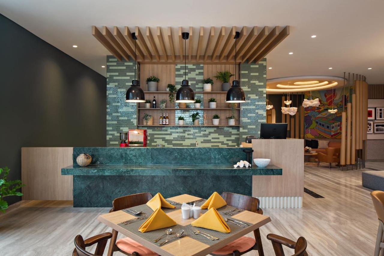 Maxonehotels At Kota Harapan Indah-Bekasi Extérieur photo