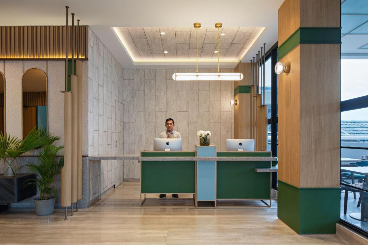 Maxonehotels At Kota Harapan Indah-Bekasi Extérieur photo