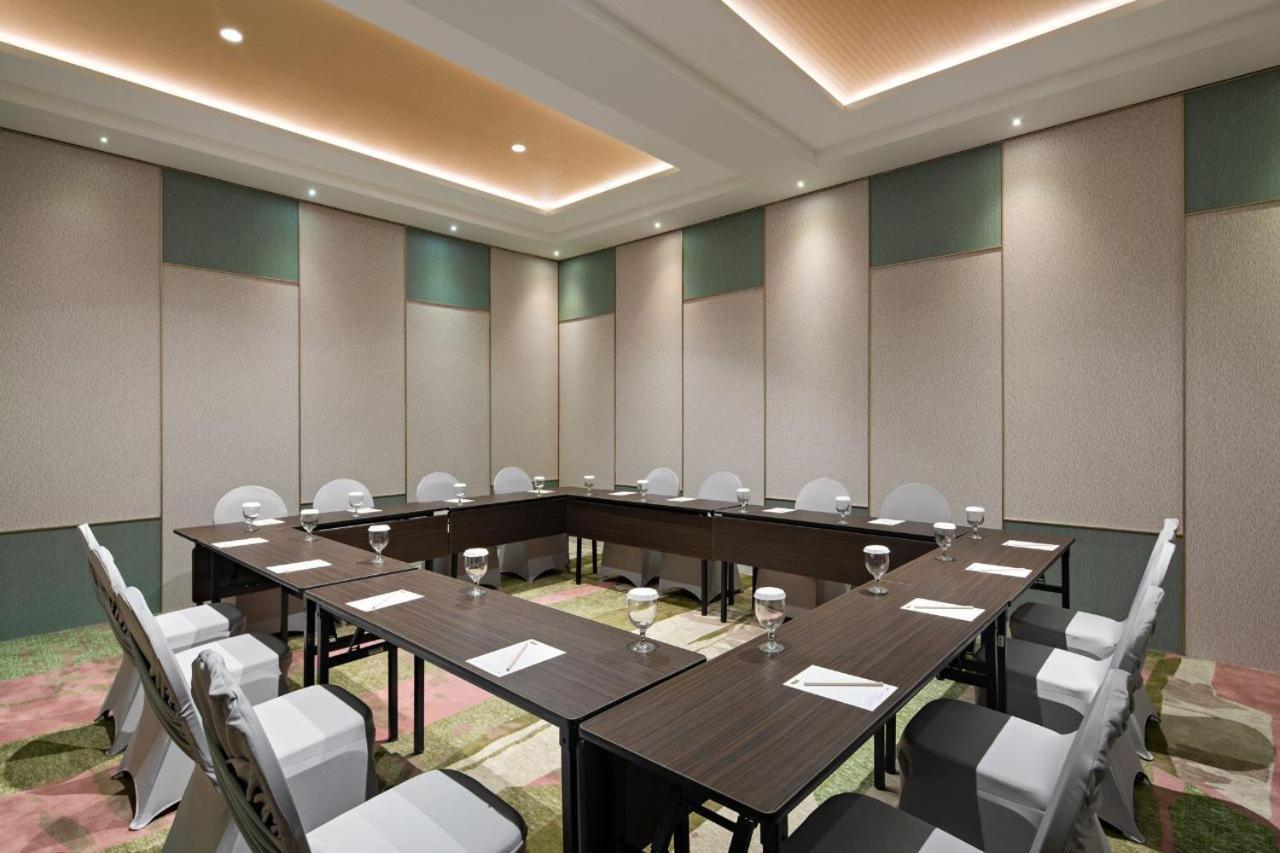 Maxonehotels At Kota Harapan Indah-Bekasi Extérieur photo