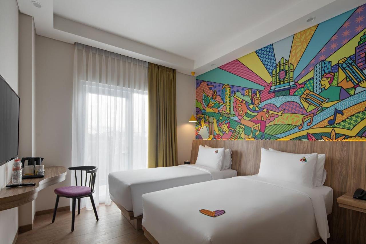 Maxonehotels At Kota Harapan Indah-Bekasi Extérieur photo