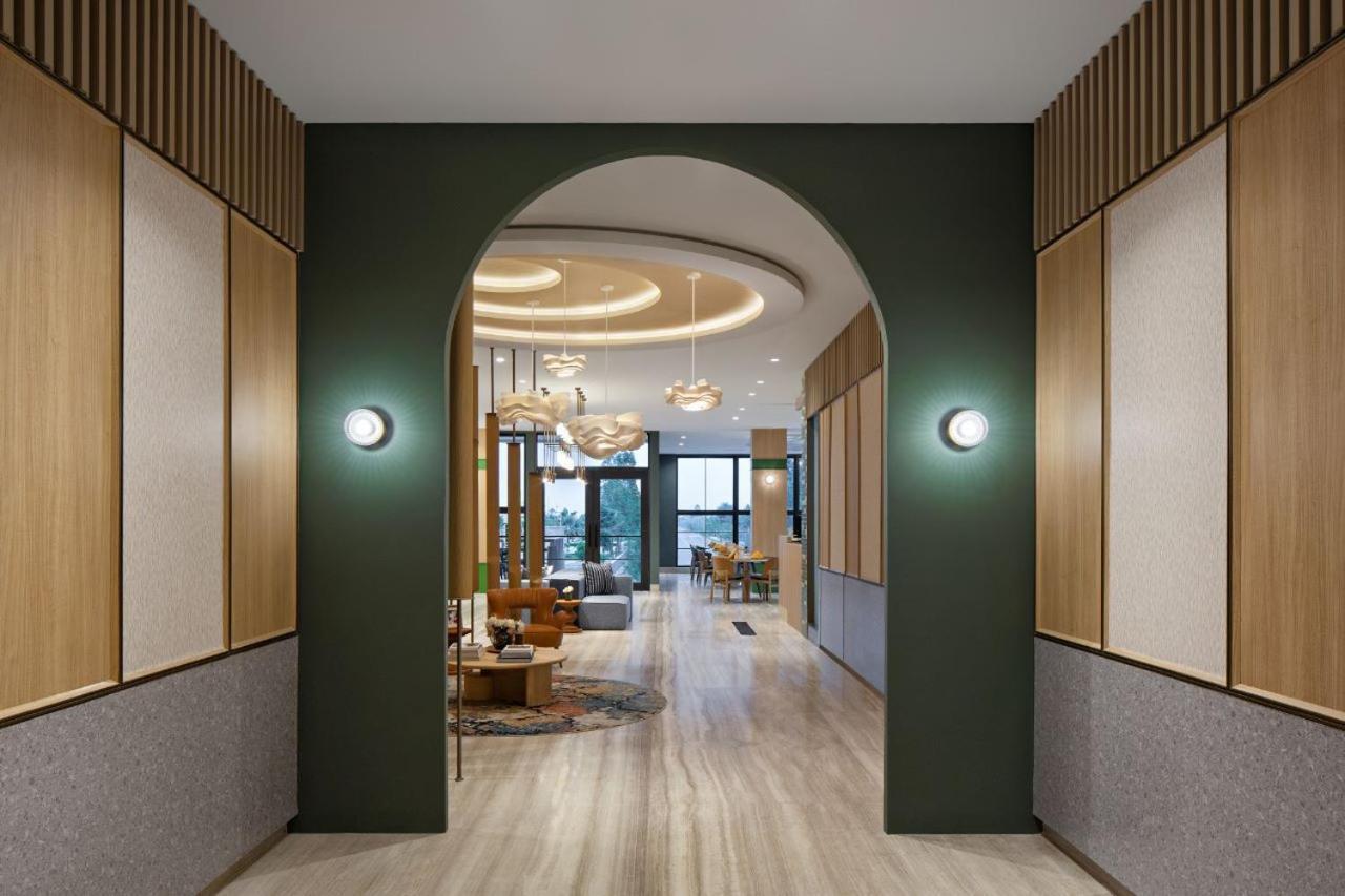 Maxonehotels At Kota Harapan Indah-Bekasi Extérieur photo